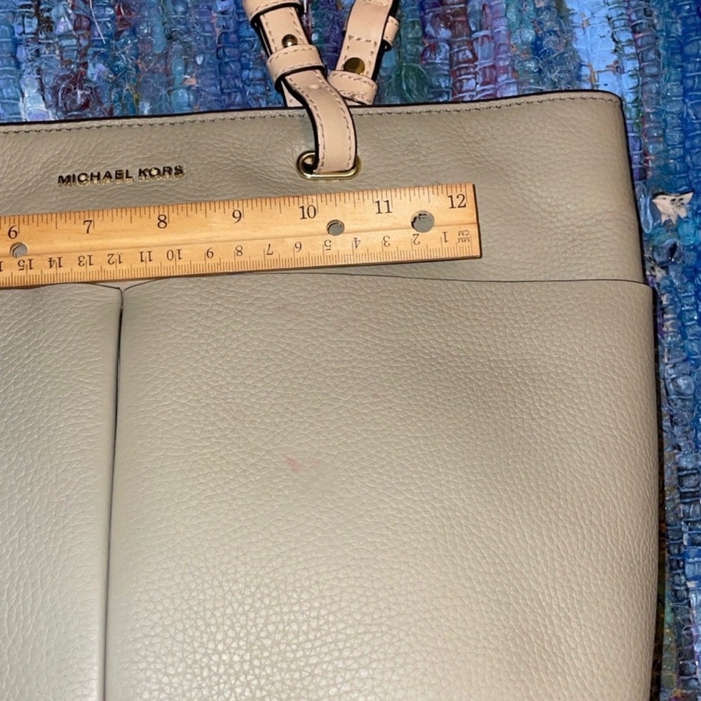 Michael Kors Sage Green tote Giveaway! - Picture 13 of 14